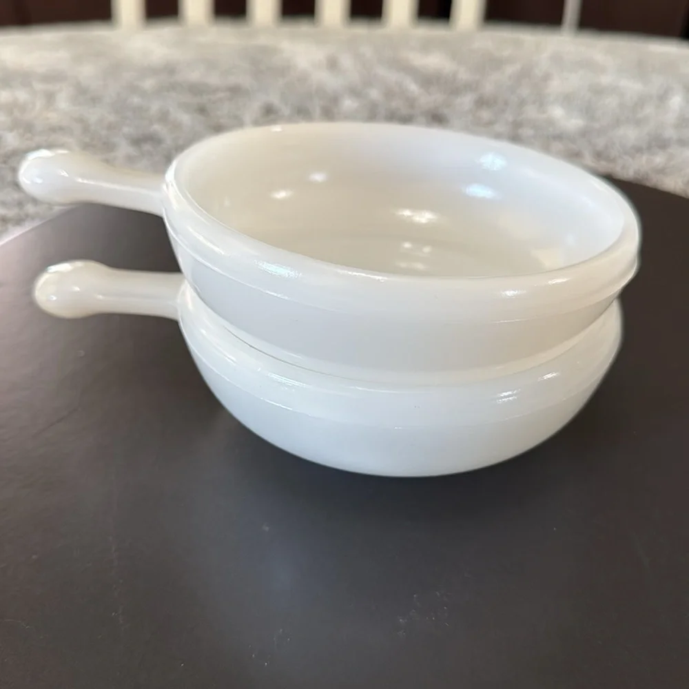 VTG Set‎ Of 2 Glasbake Milk Glass 11oz Lug Soup Bowls With Handles Kitchenware